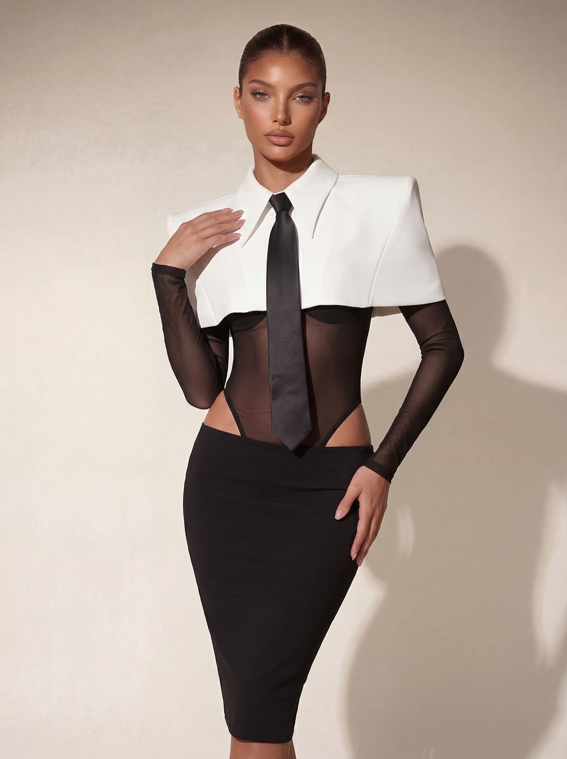 Body con colletto pieghevole e cravatta Heyren