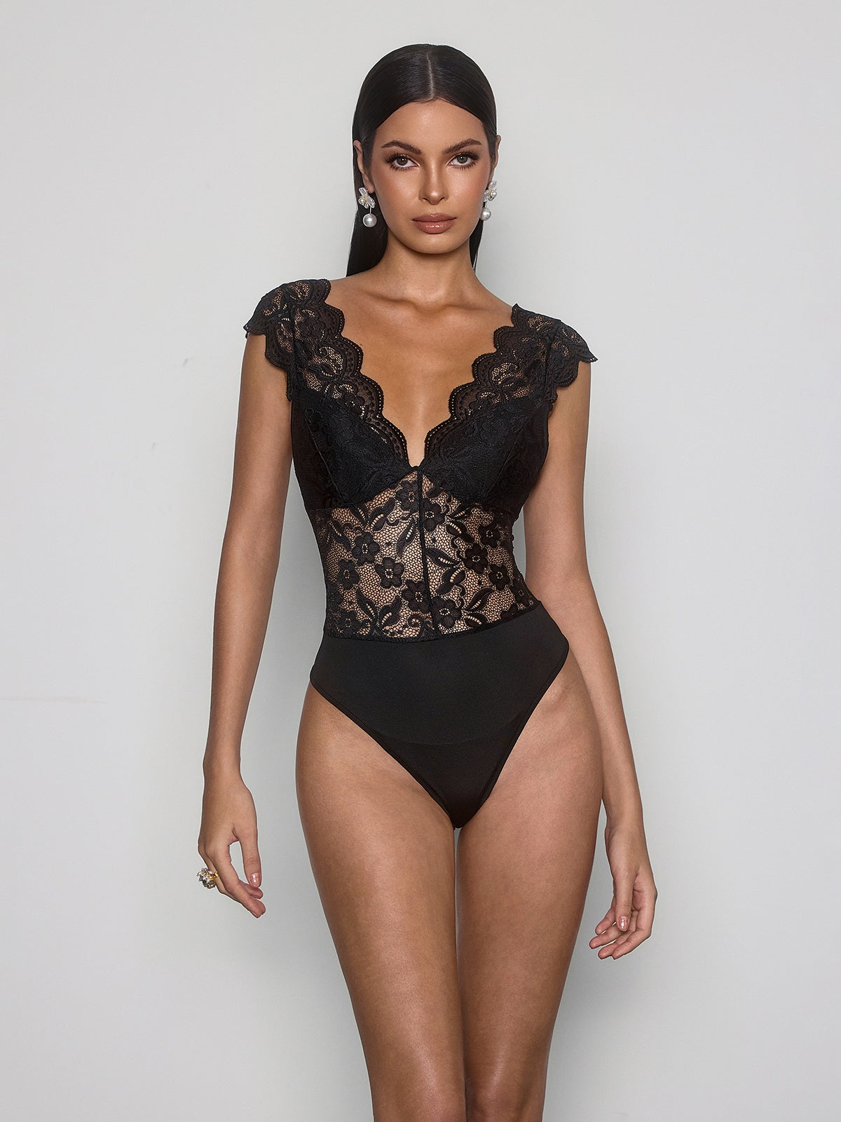 Body in pizzo con scollatura a V - Ulorian