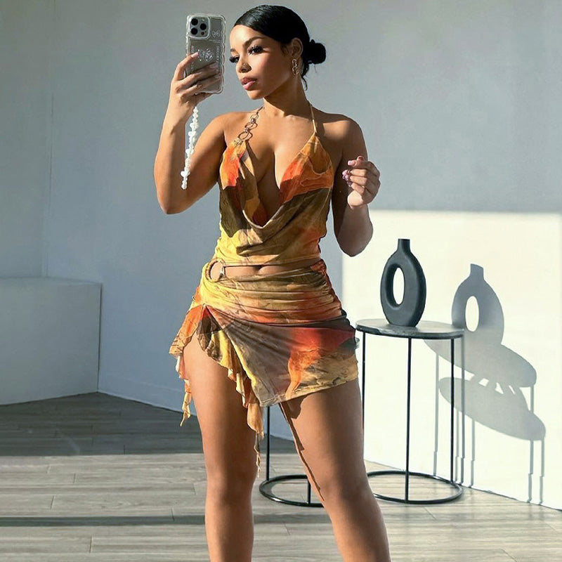 Abito Mini Arricciato con Scollo Halter al Tramonto