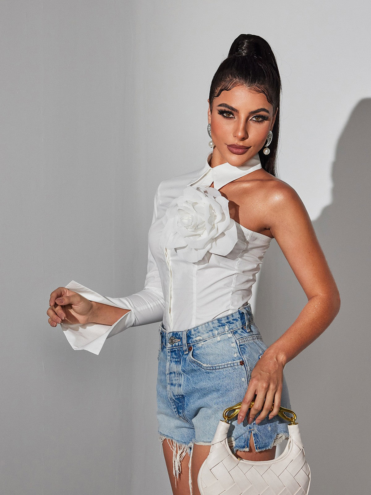 Top Eames con Fiori Traforati Premium