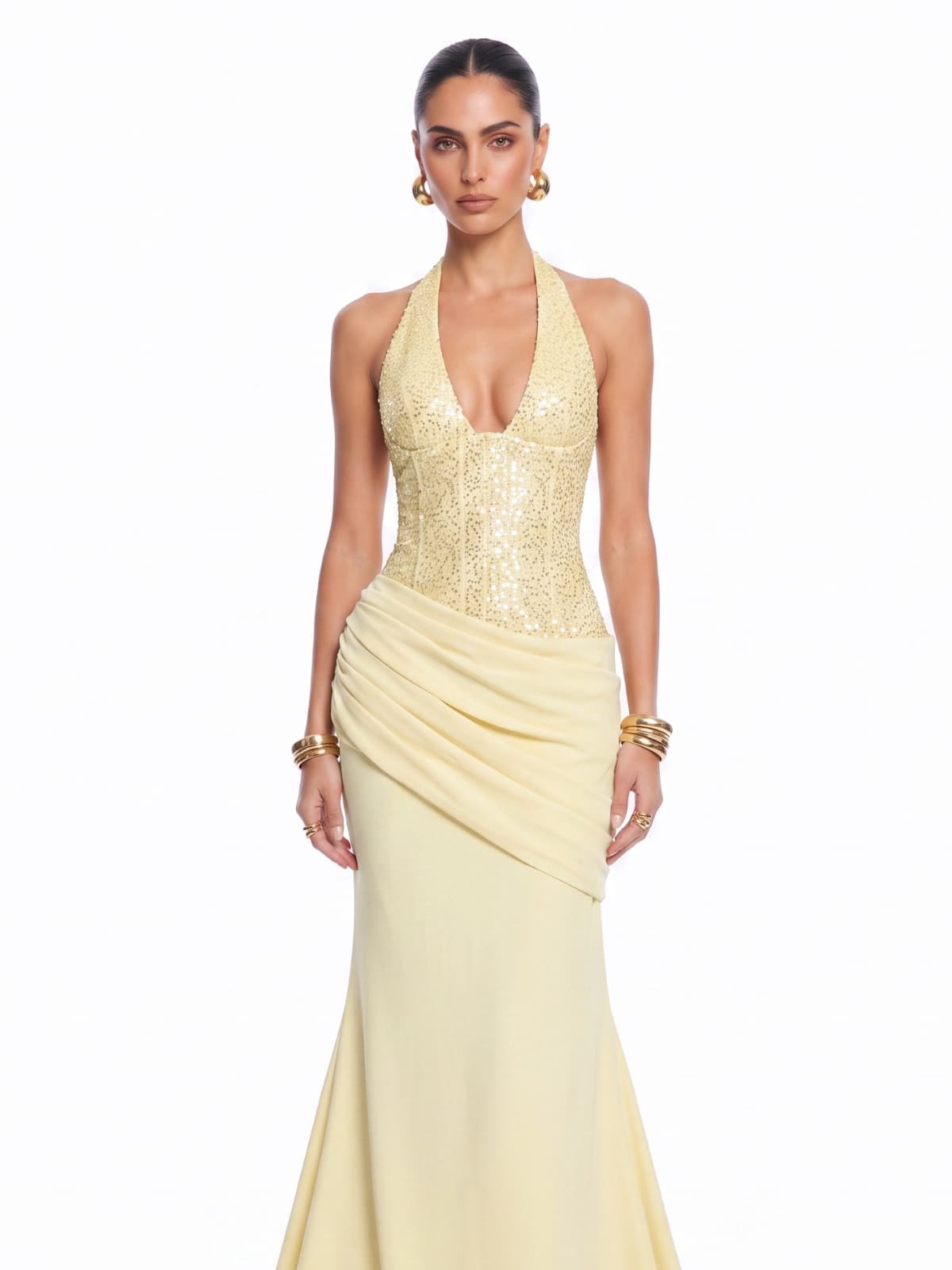 Abito Maxi Giallo con Collo Halter e Paillettes
