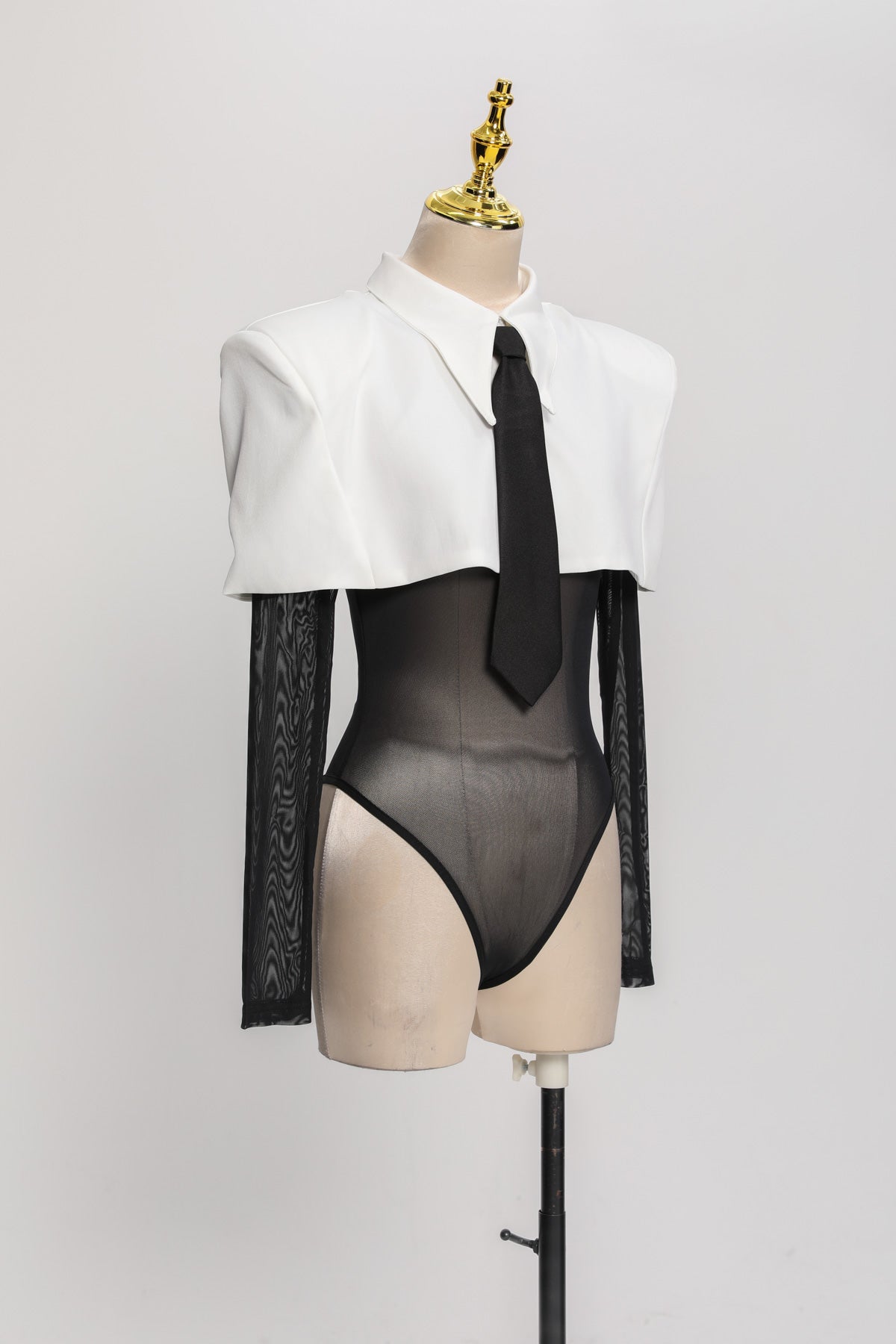 Body con colletto pieghevole e cravatta Heyren
