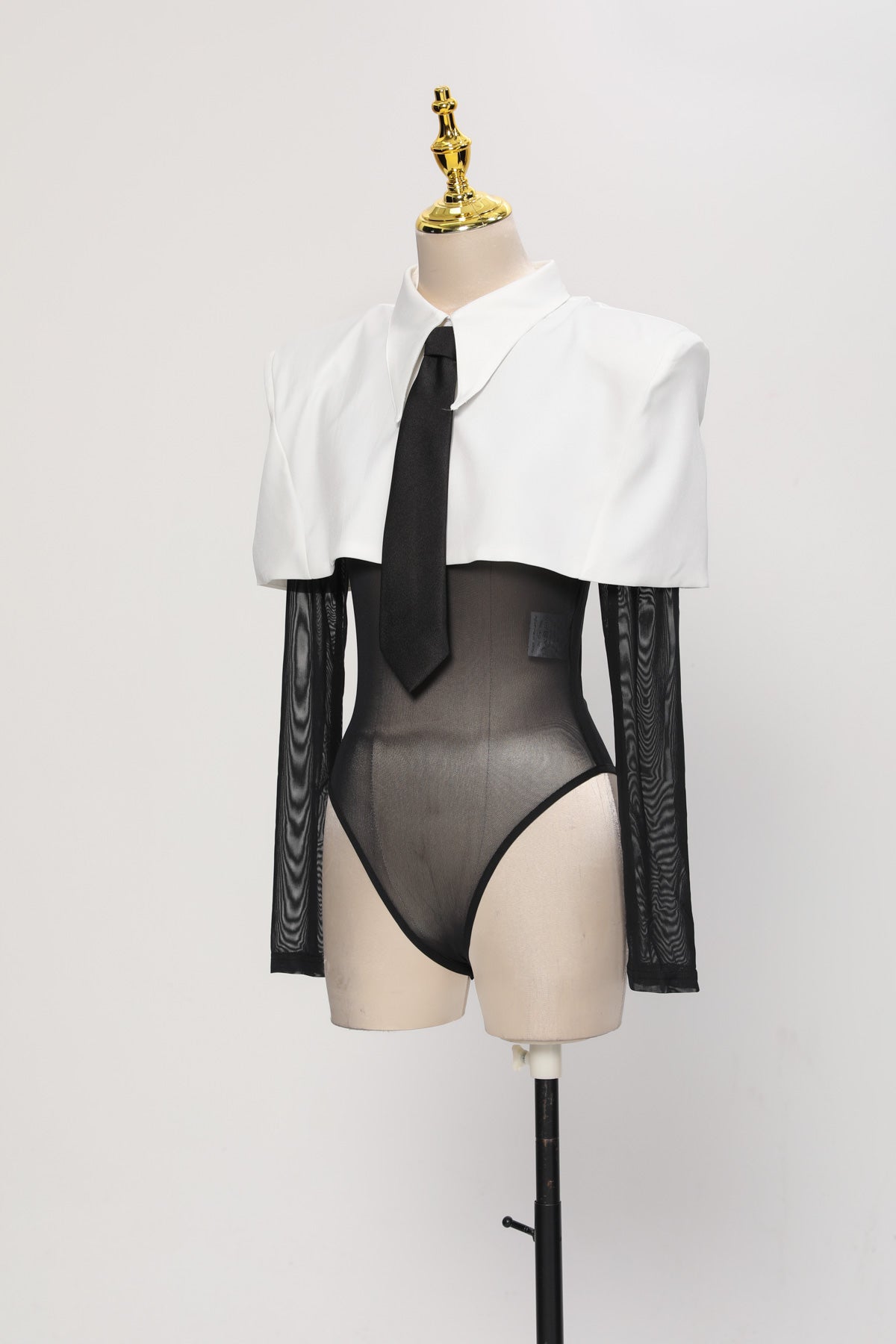 Body con colletto pieghevole e cravatta Heyren