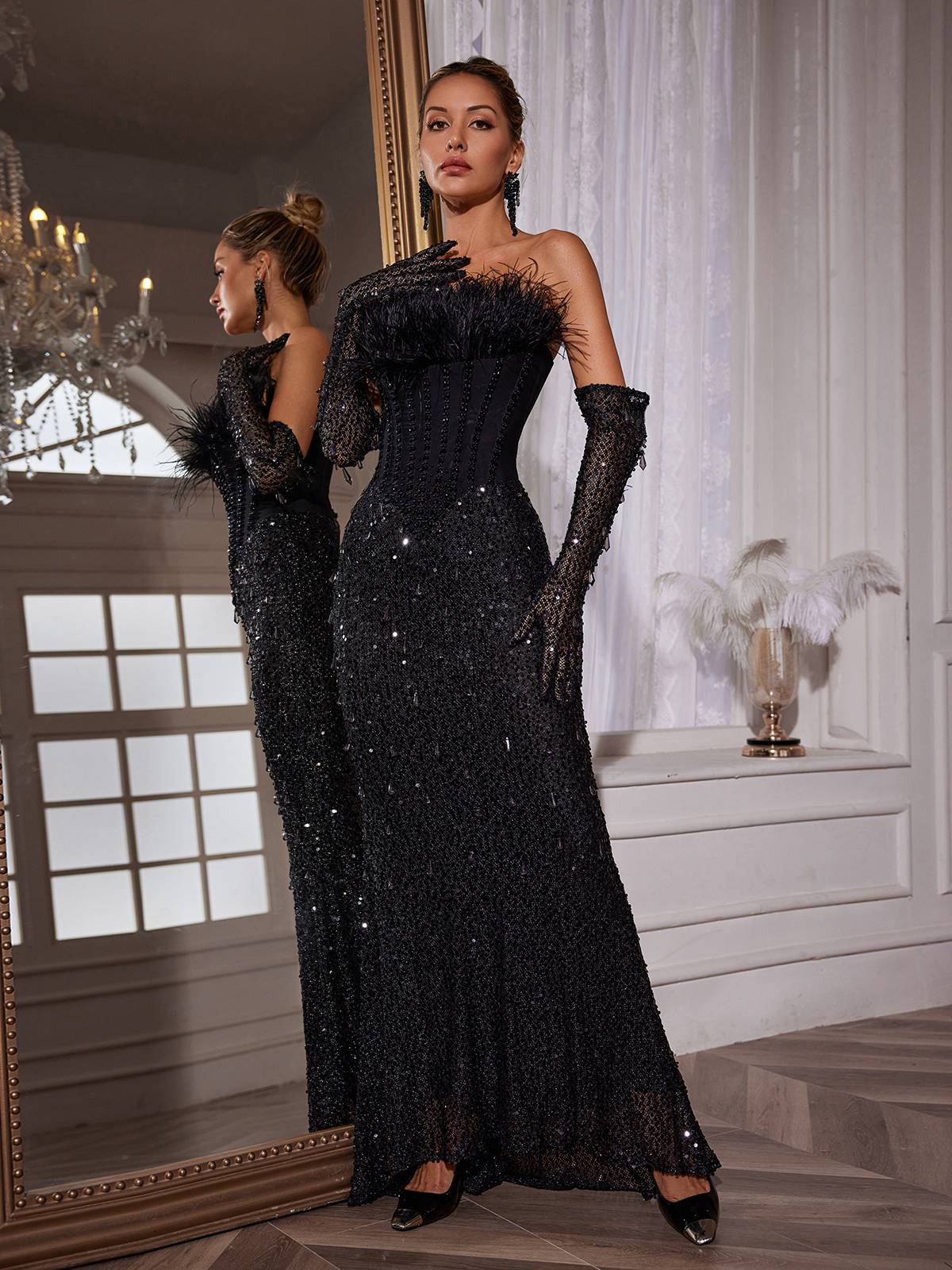 Maxi Abito Inaki con Corsetto, Piume e Paillettes, Completo di Guanti