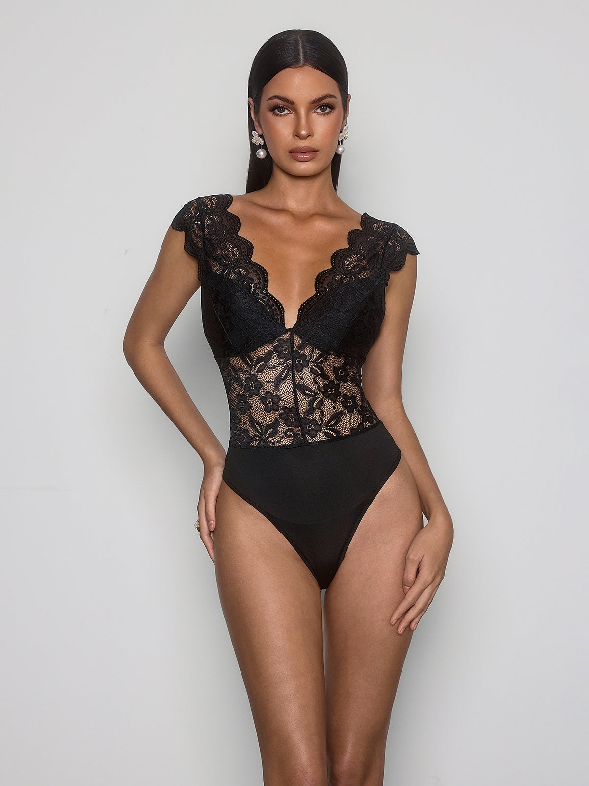 Body in pizzo con scollatura a V - Ulorian